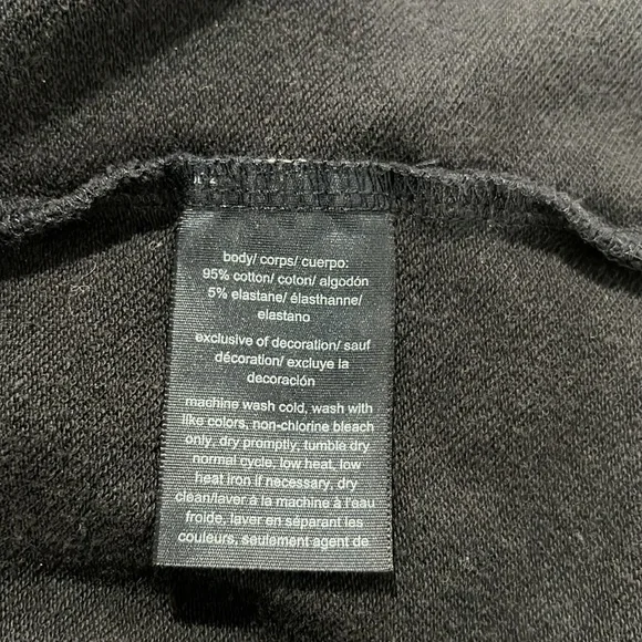 Tommy Hilfiger military band blazer. Super soft, brass buttons, and pockets - Picture 9 of 9